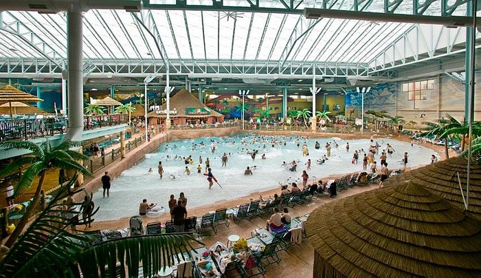 Image of the wave pool at Kalahari of Sandusky, Ohio.